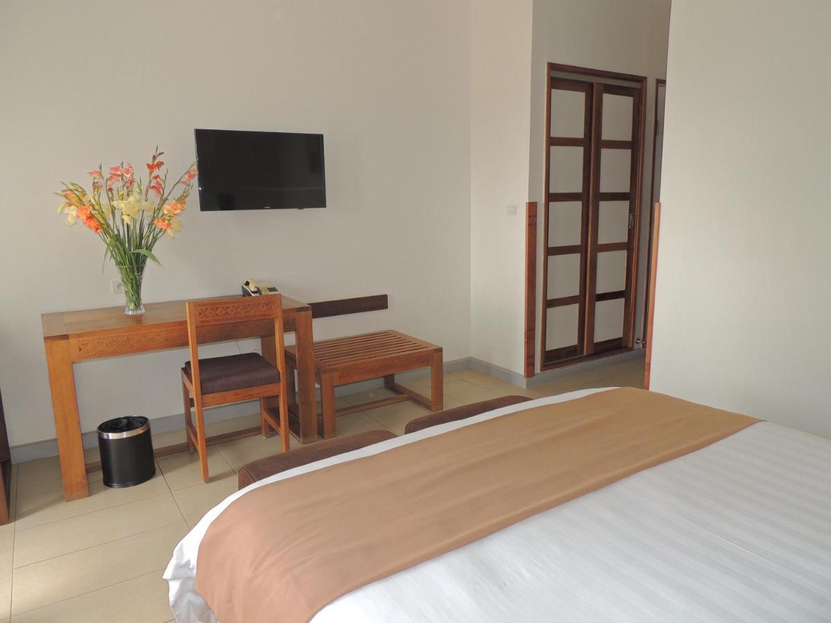 Plumeria Hotel Antsirabe Bagian luar foto